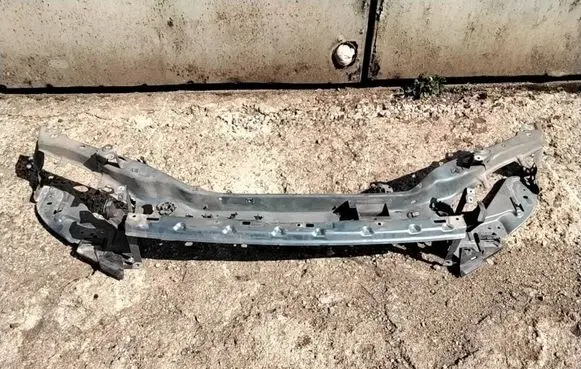 Volvo V50 Top upper radiator support slam panel