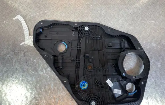 KIA Sorento IV Rear window lifting mechanism without motor