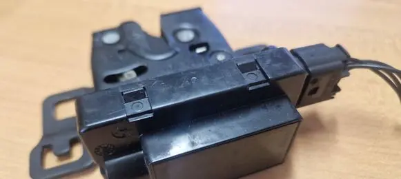 Land Rover Range Rover Sport L320 Loading door lock 49100C03