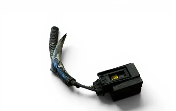 Ford Mondeo MK IV Fuel injector wires 66182002A