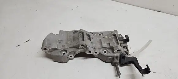 BMW 2 F22 F23 Generator/alternator bracket 8506863