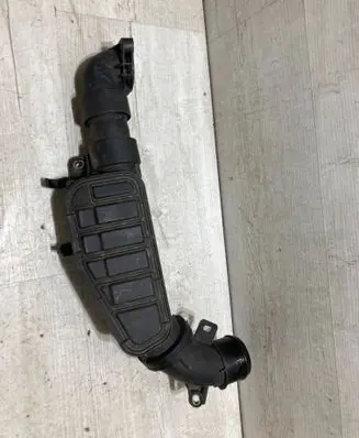 Opel Crossland X Intercooler hose/pipe 9677681880 PA666GF3