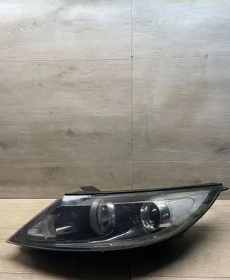 KIA Sportage Headlight/headlamp 921013U210 01130409 UL21A07550