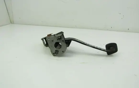 Nissan Almera Tino Clutch pedal 