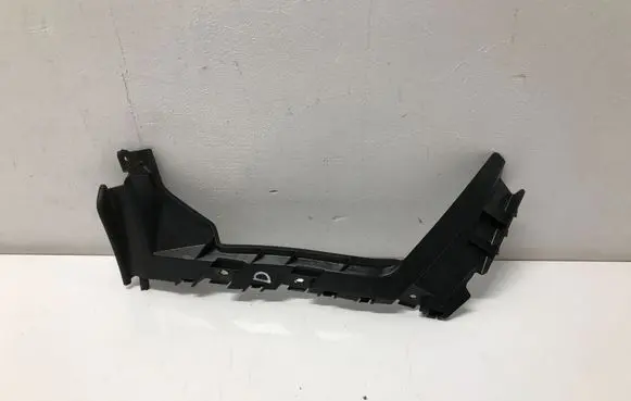 Rear bumper mounting bracket