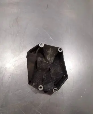 Opel Vectra C Engine mounting bracket