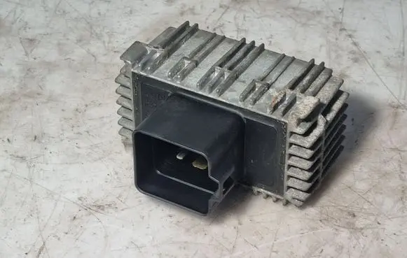 Opel Zafira A Glow plug pre-heat relay 09132691 51299008