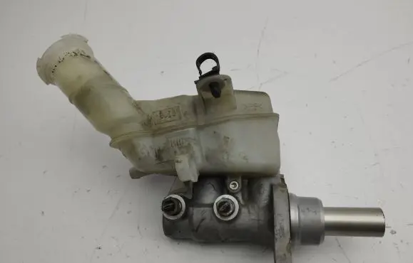 Citroen C-Crosser Master brake cylinder 8828