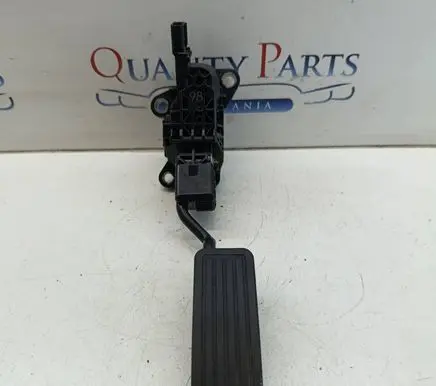 Honda CR-V Accelerator throttle pedal 2700000400