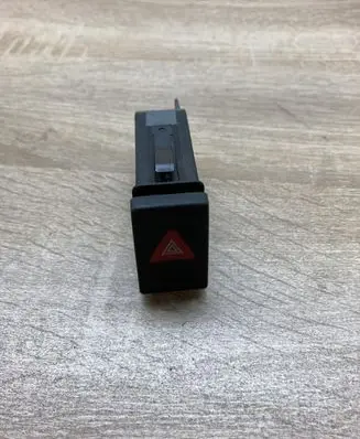 Volkswagen PASSAT B5 Hazard light switch 3B0953235B