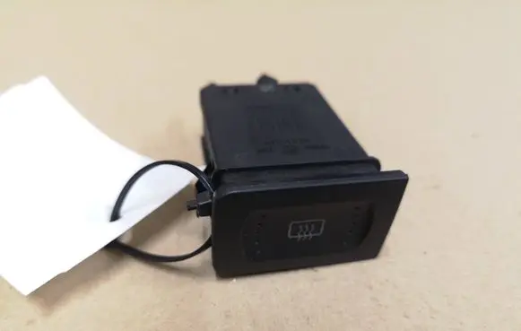 Volkswagen Golf IV Windscreen/window heater switch 1J0953235