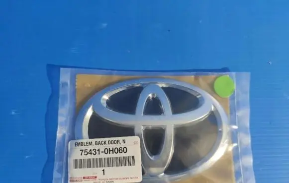 Toyota Aygo AB40 Manufacturer badge logo/emblem 754310H060