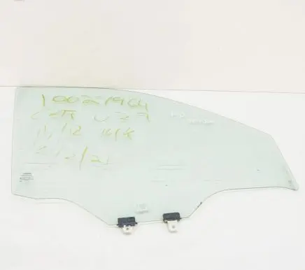 Nissan NP300 Front door window glass four-door 43R011583