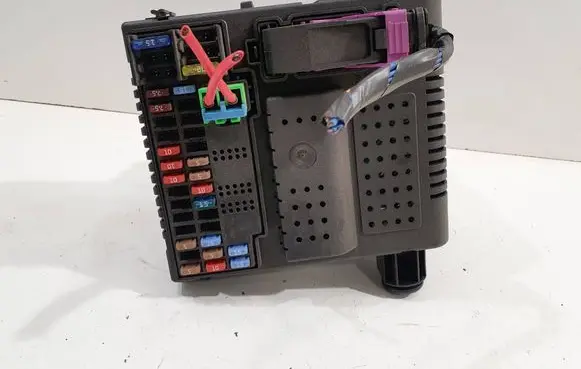 Volvo V70 Fuse module 30765646