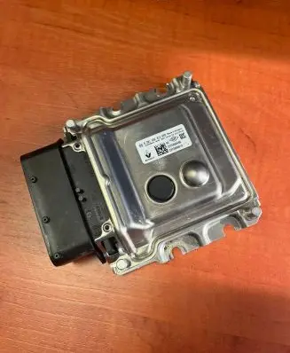 Renault Trafic III (X82) Adblue control unit 0281032615 237G00049R 237G0001R
