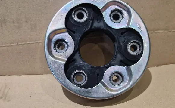 Audi Q3 F3 Rear prop shaft donut coupling/joint 5Q0521127