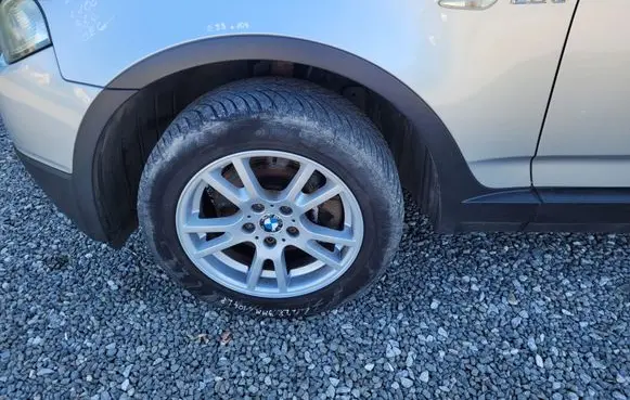 BMW X3 E83 Front arch trim