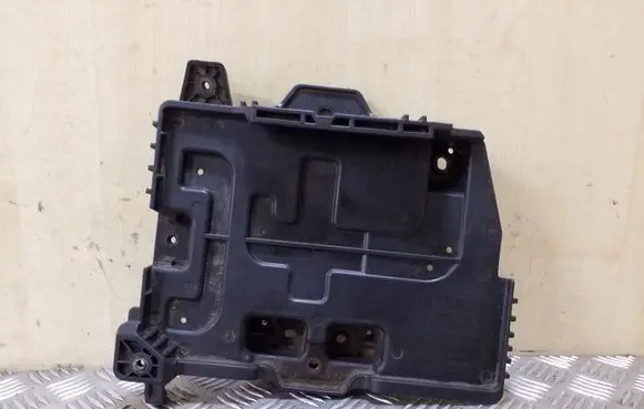 Battery tray