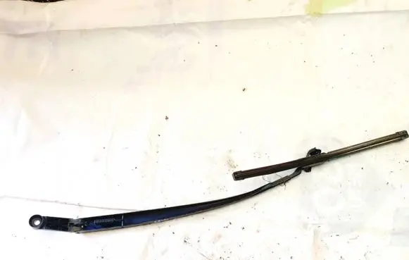 Toyota Auris 150 Front wiper blade arm