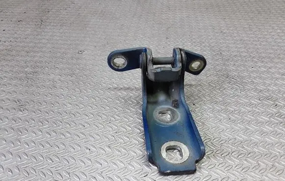 Chevrolet Cruze Front door upper hinge