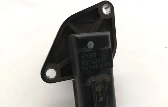 Mazda CX-3 Mass air flow meter E5T62372