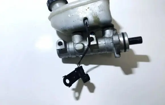 KIA Sorento Master brake cylinder