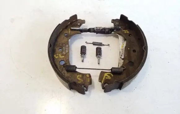 Ford Ecosport Handbrake/parking brake pads 