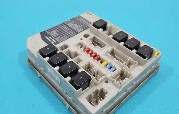 Fuse box set
