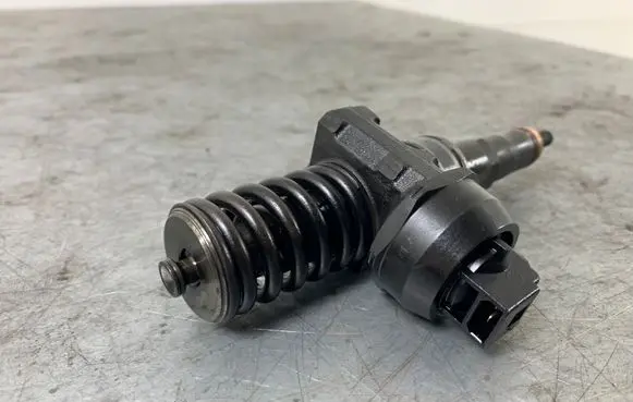 Seat Altea Fuel injector 038130073AG