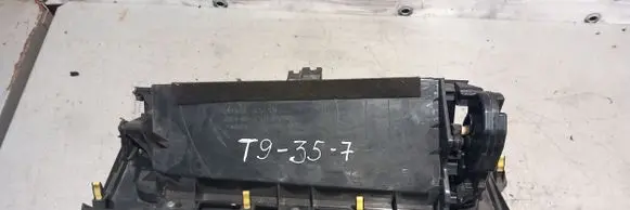 Volkswagen Touran I Glove box 5544042010 T9357