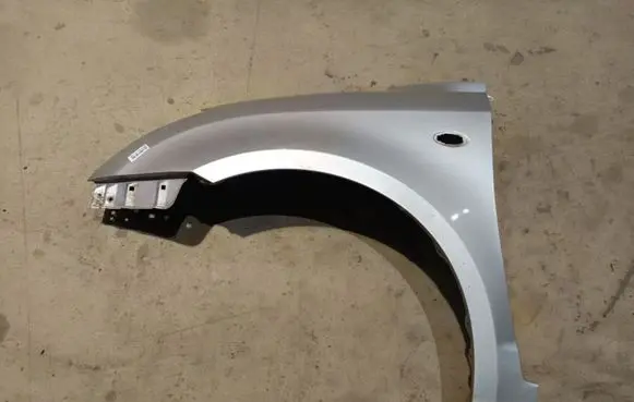 Suzuki Swift I Fender