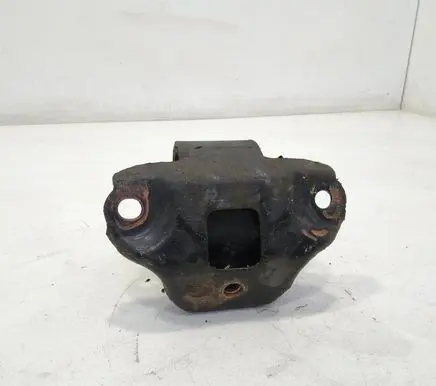 Engine mount bracket