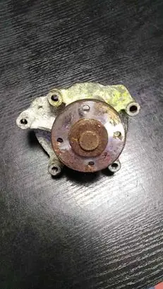 Mercedes-Benz A W168 Water pump 1662010310