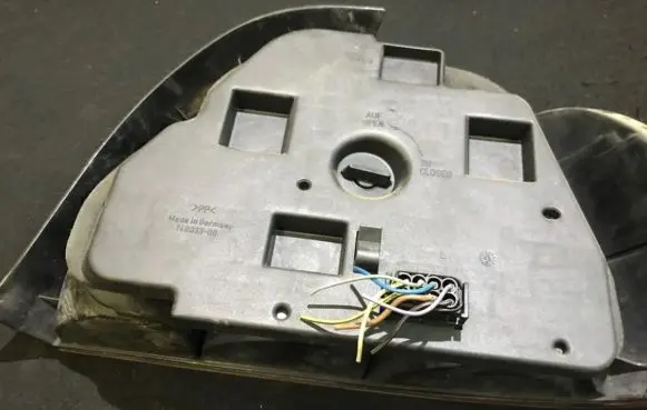 BMW 5 E39 Tail light bulb cover holder 14603300 146033-00