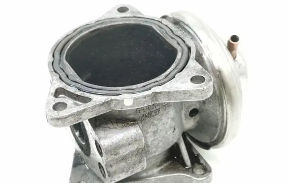 Volkswagen Jetta V EGR valve 038129637D 038131501AF 153500039