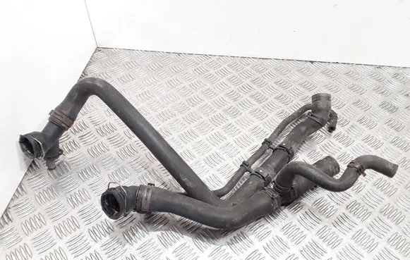 Volkswagen Golf V Engine coolant pipe/hose