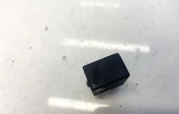 Volvo V70 Other relay v23074