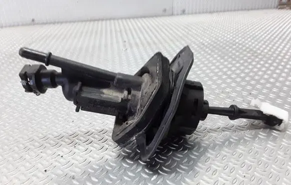 Ford Focus C-MAX Clutch master cylinder KG19300
