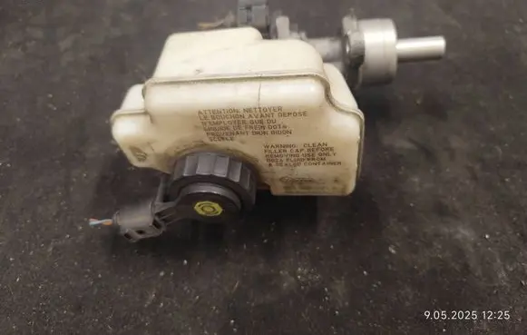 Volkswagen Golf Plus Master brake cylinder 0204Y24052 1K0945459A 1K1611301D
