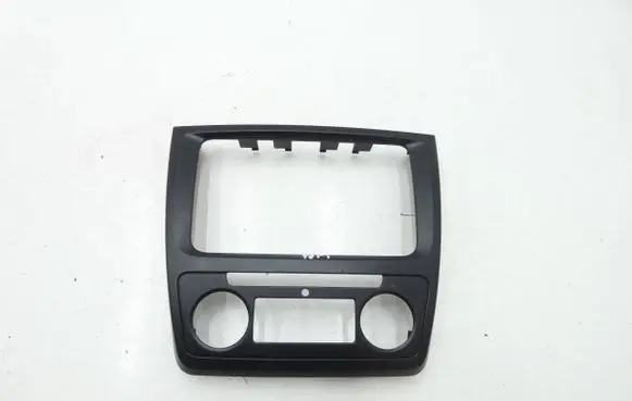 Skoda Yeti (5L) Radio/GPS head unit trim 5L0858069L