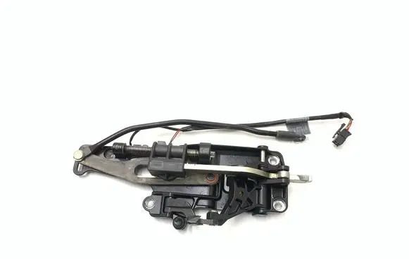 Jaguar XK - XKR Convertible roof lock/latch 6W83514A53B