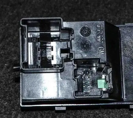 Opel Astra J Electric window control switch 13301886