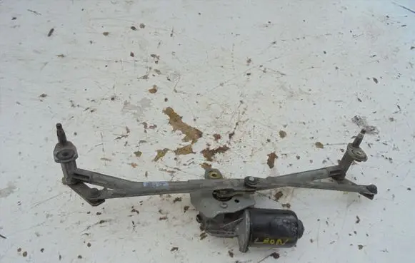 Seat Leon (1M) Front wiper linkage and motor