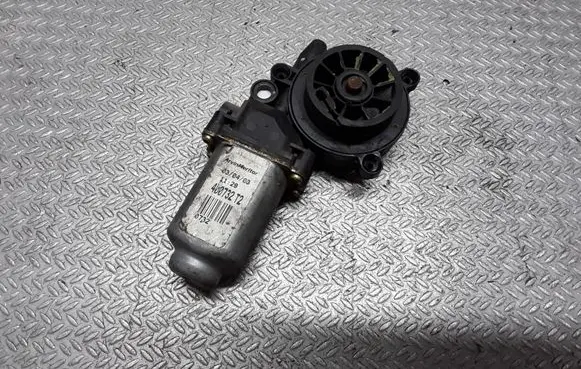 Renault Scenic I Front door window regulator motor 400732T2