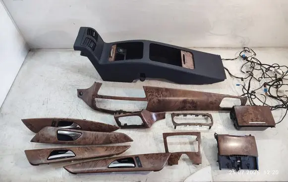 Mercedes-Benz CLS C218 X218 Interior decorative trim set 105027160 A2186801250