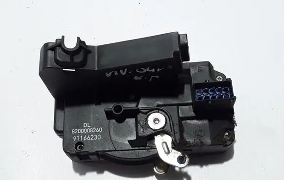 Opel Vivaro Front door lock 8200008260