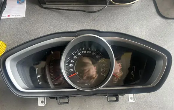 Volvo V40 Speedometer (instrument cluster) 31453103 0392686 3601139