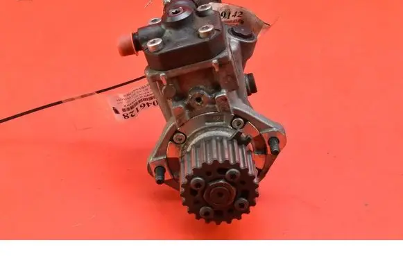 Volvo V40 Fuel injection high pressure pump VEA13-2360020-AA