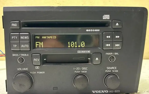 Volvo V70 Radio/CD/DVD/GPS head unit 86511521 24199034Q 603234M193