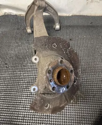 BMW 5 F10 F11 Front wheel hub 6777751 6868480